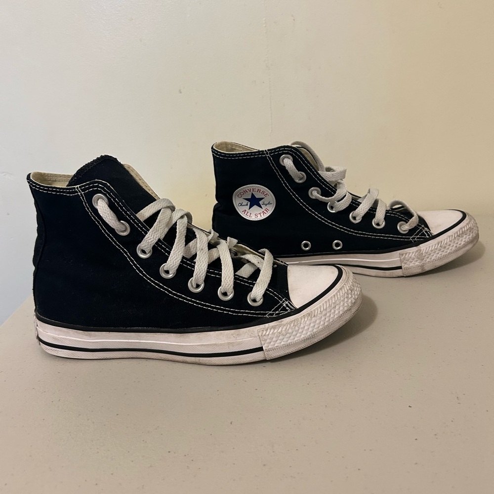 Converse' Chuck Taylor Women’s Sz 6 All Star High Top Sneakers Black & White